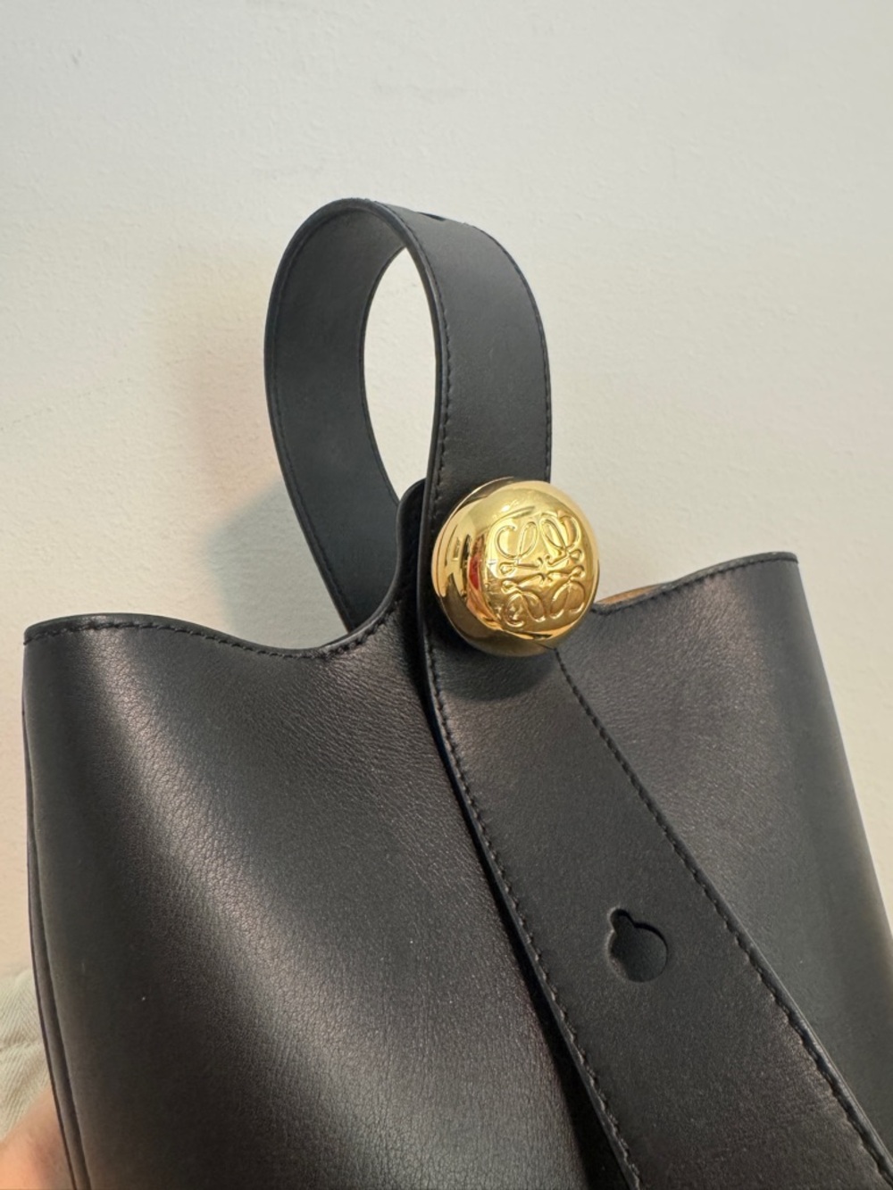 Loewe Pebble Bucket/Crossbody Bag - Picture 11 of 14